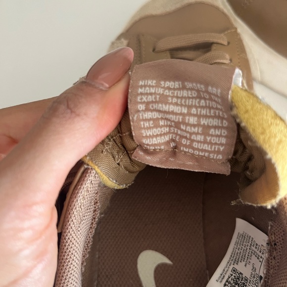 Nike Tan/Carmel Sneakers Size 7 - Picture 5 of 5